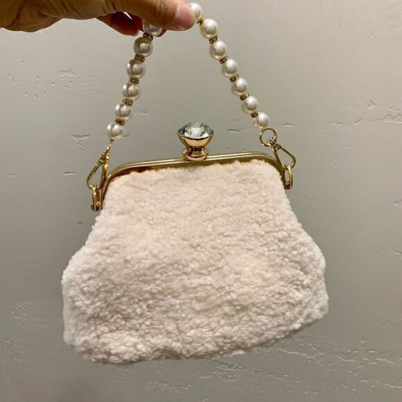 2 Chain Styles Handmade Real Shearling Push lock Clutch/Wristlet/Crossbody - Picture 1 of 11
